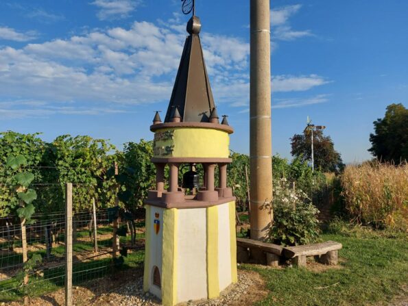Bernardina pot Ropoča