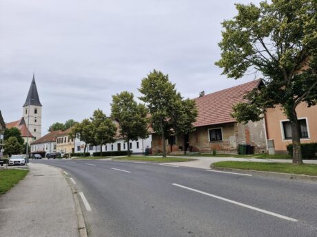 Cerkev Marijinega vnebovzetja Apače