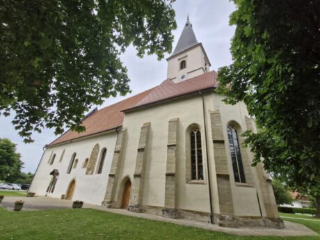 Cerkev Marijinega vnebovzetja Apače