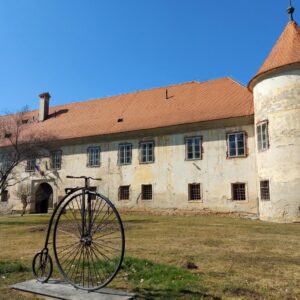 Beltinski par stara kolesa